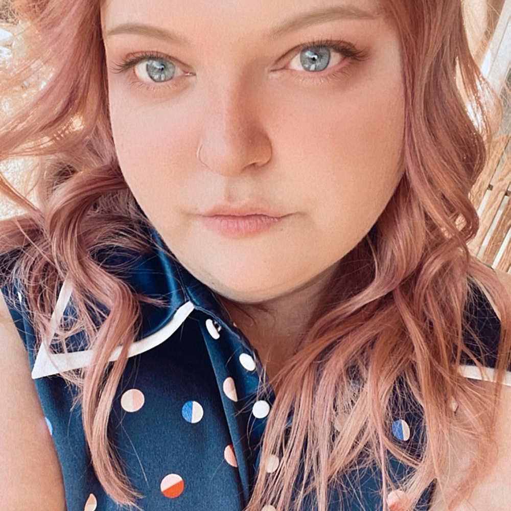 Meet your Posher, Hannah j